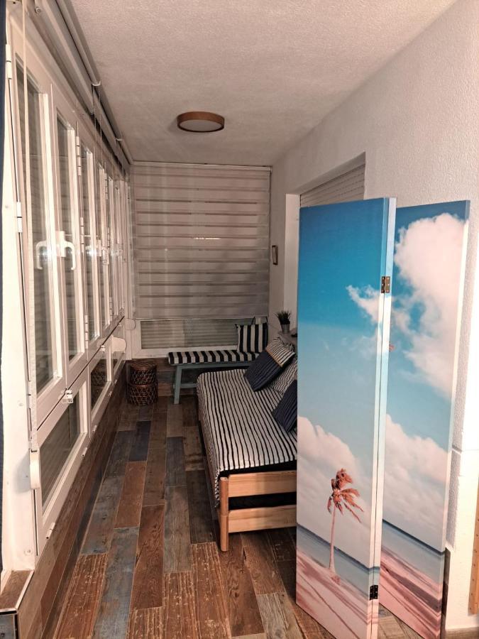Con Jardin Y Piscina Pet Friendly Appartamento